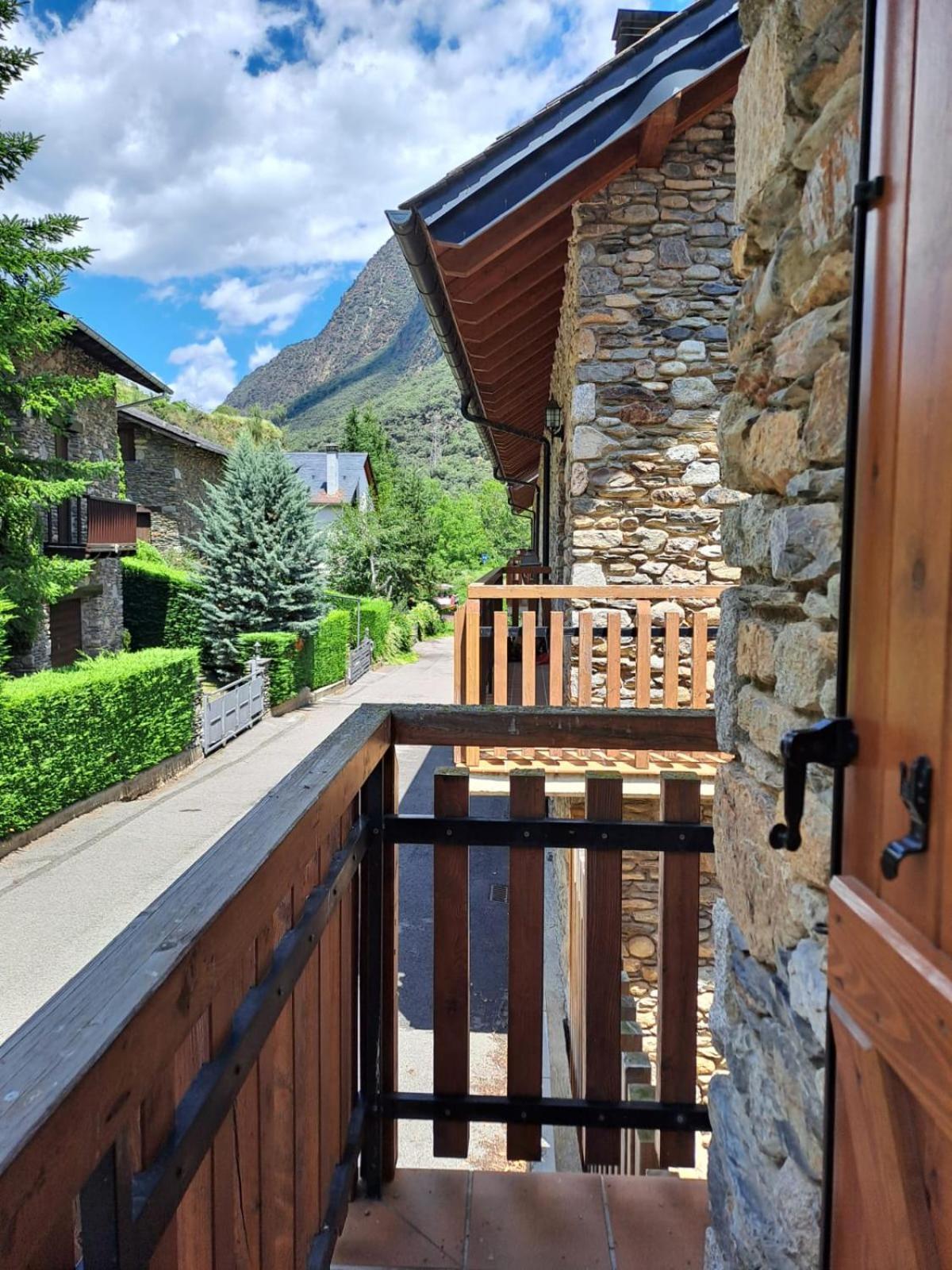 Duplex De Muntanya En Zona Verda A Escaló Exterior foto
